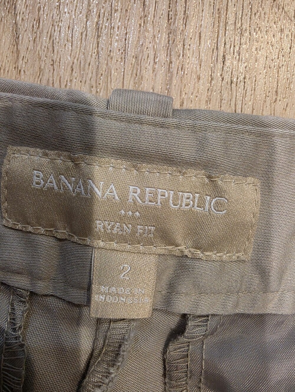 Banana Republic Ryan Fit Khaki Shorts Women's Size 2 Beige Stretch Casual Chino - Picture 3 of 5